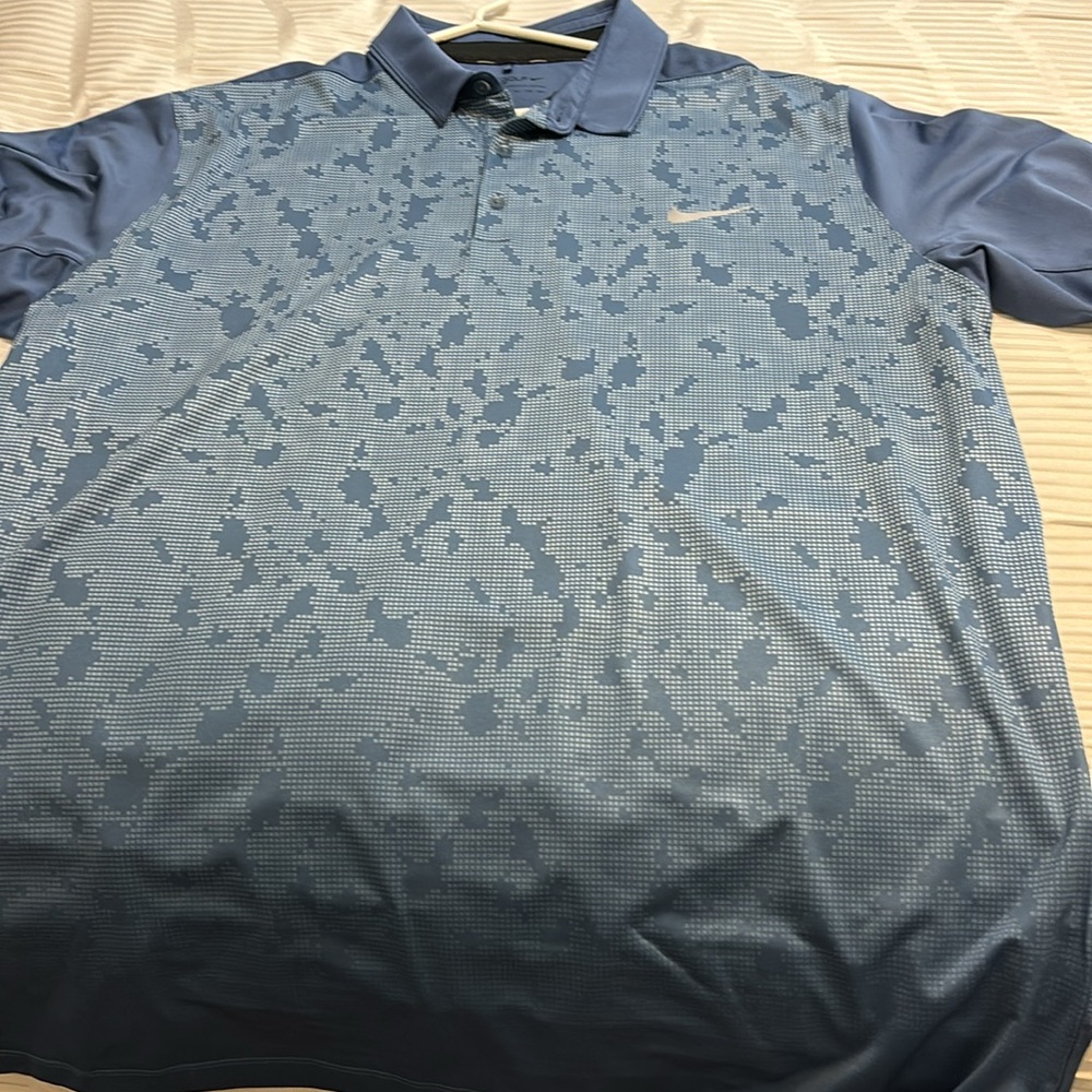Nike - Picture 2 of 4